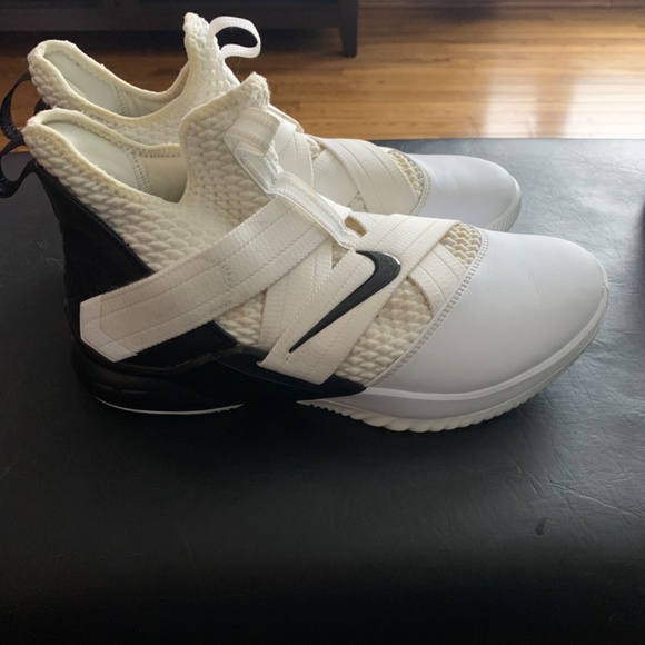 Nike - Picture 2 of 2